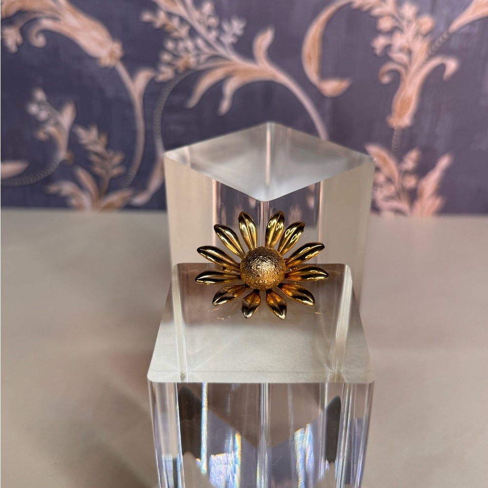 Vintage Ladies Gold Tone Sunflower Starburst Brooch Pin Lot B34